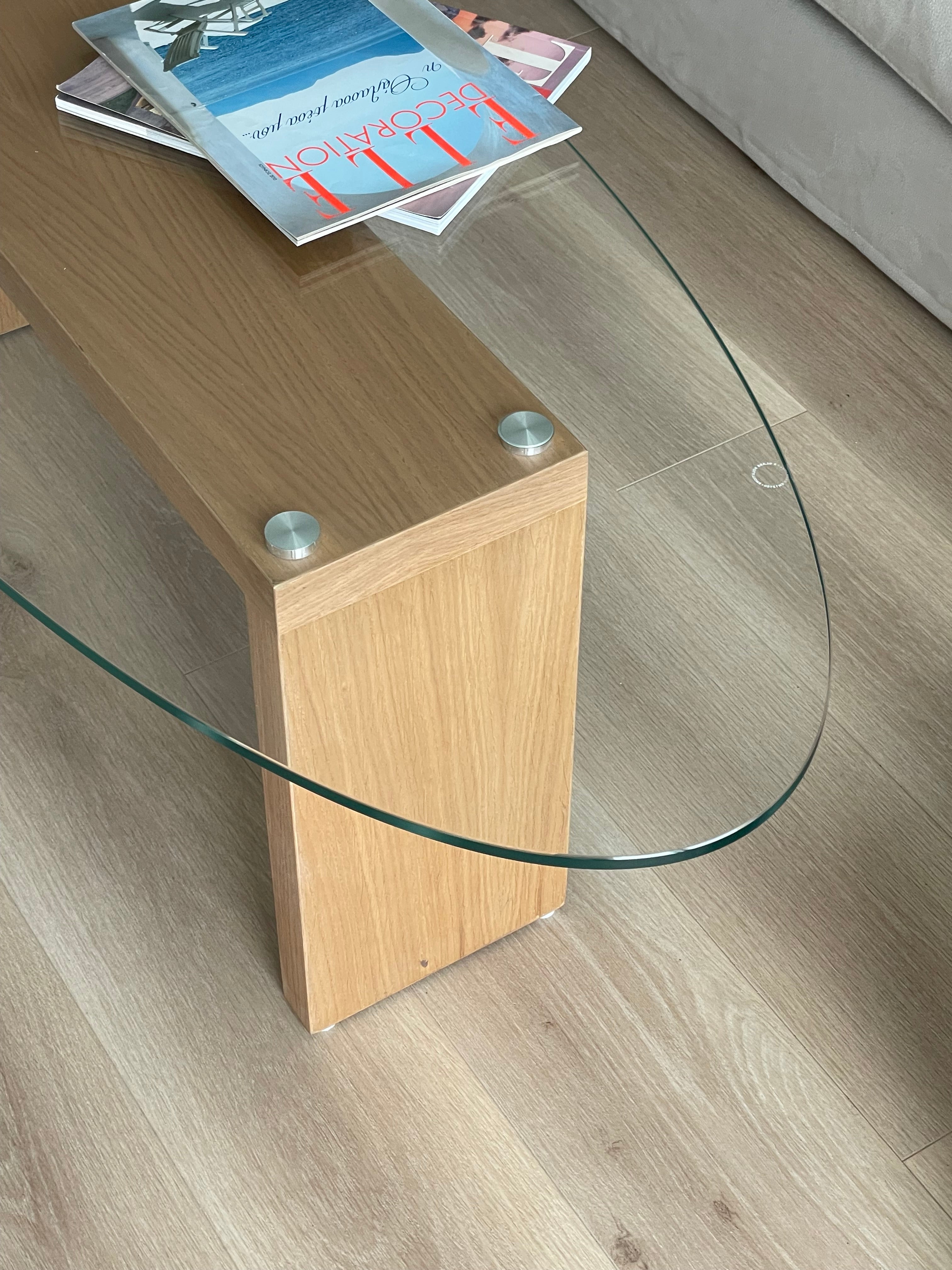 Vetro Oval Table